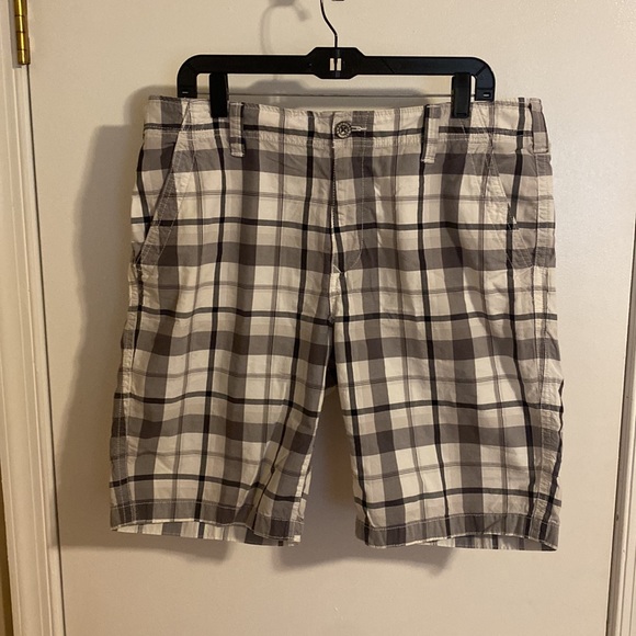 Express Men’s Shorts Two Pairs Size 34 - Picture 5 of 7